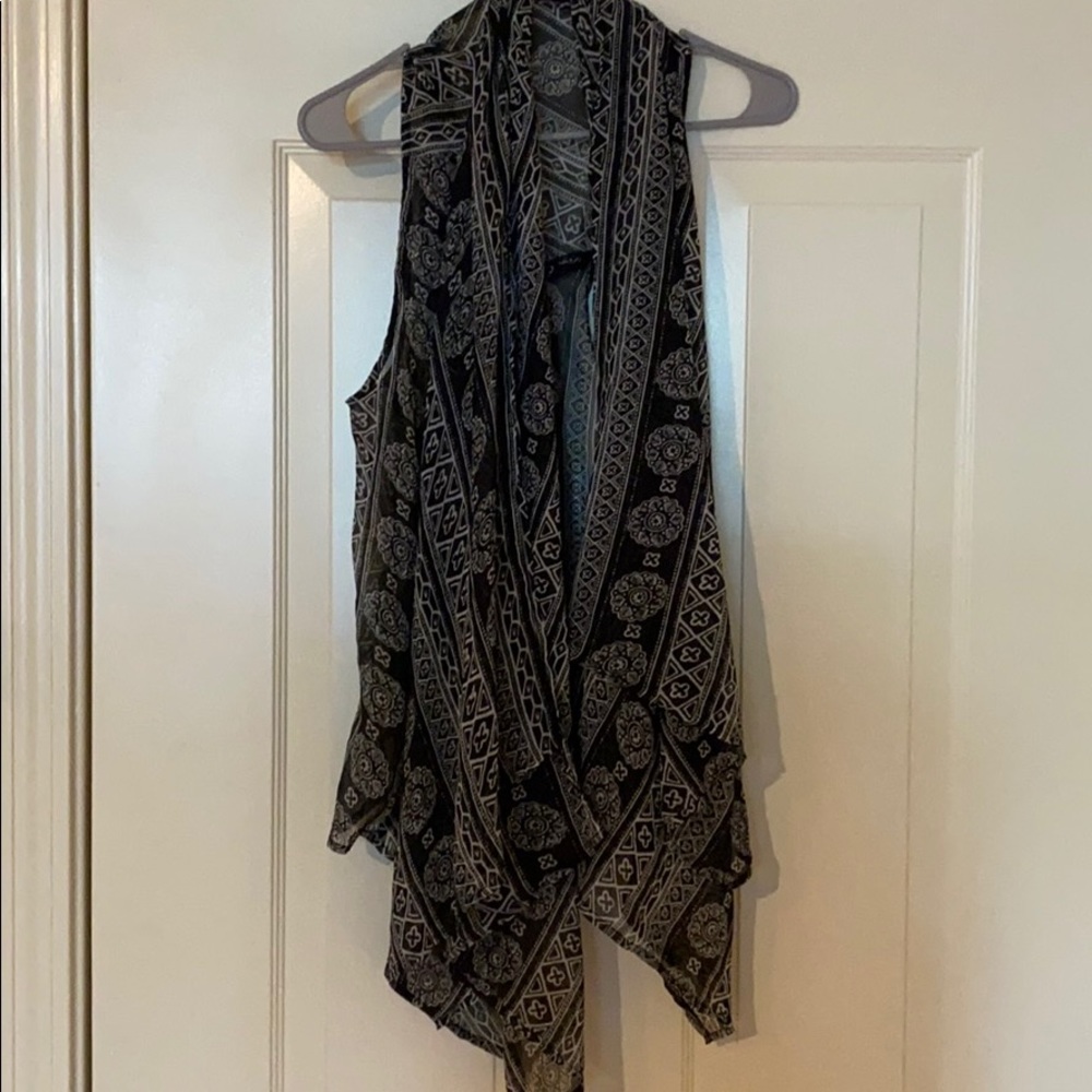 HOLLISTER SHAWL